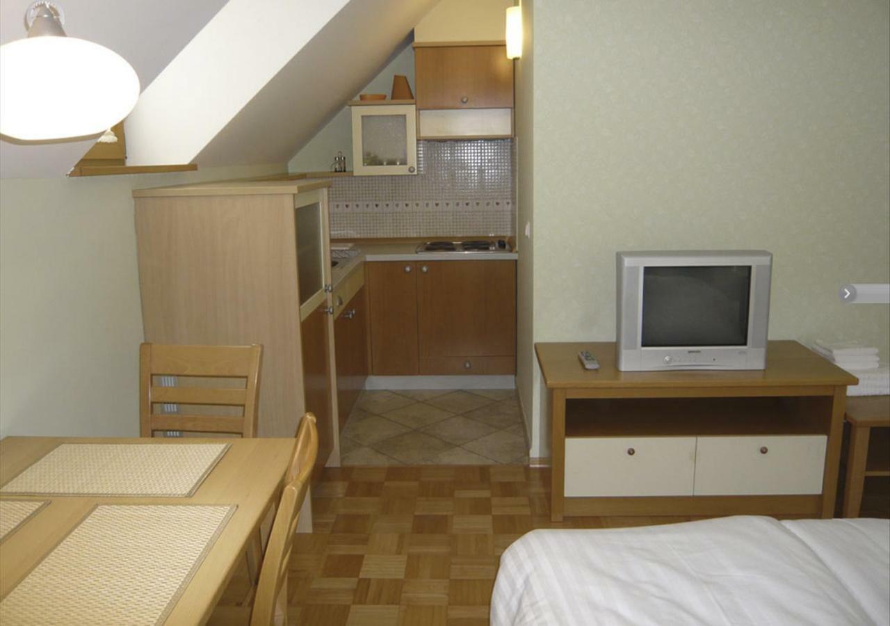 Apartmaji Hribar Pr'Ostank Камник Экстерьер фото